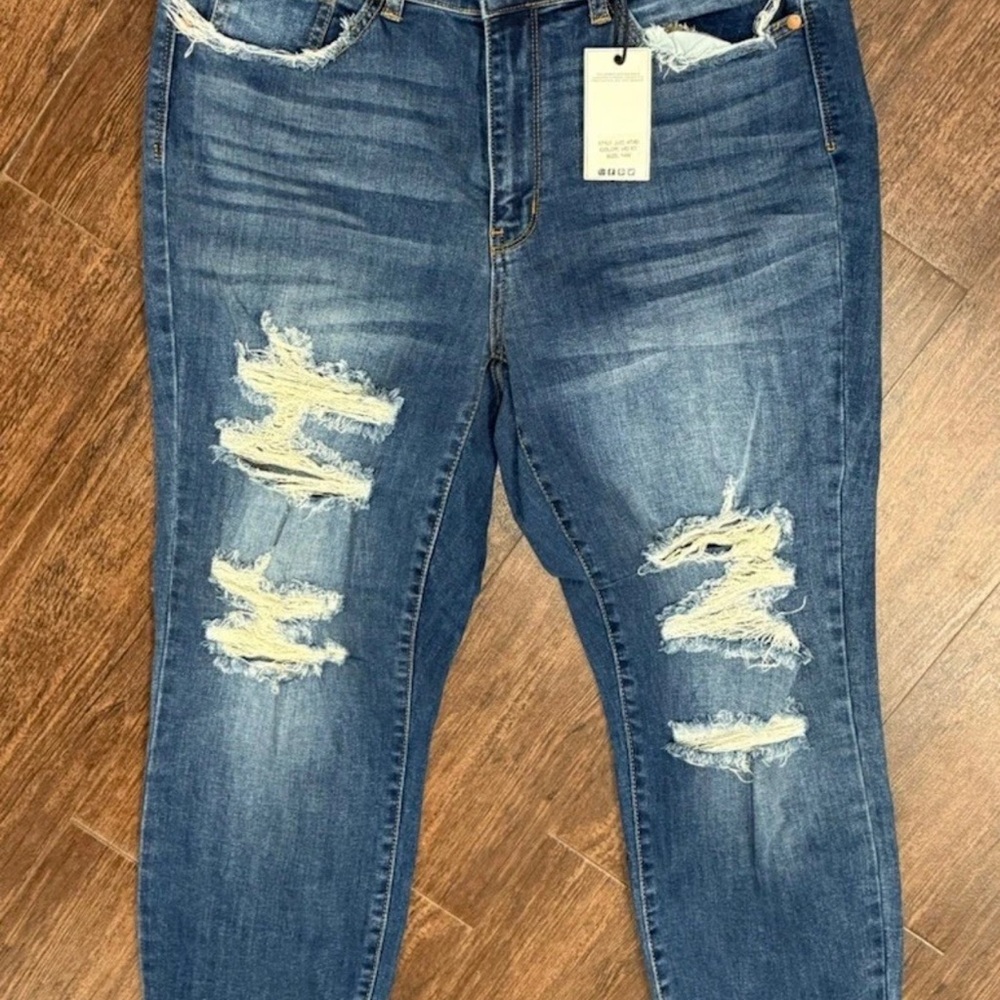 Judy Blue - High Waist - Distressed Jeans - Women’s Size 14W - Skinny Fit
